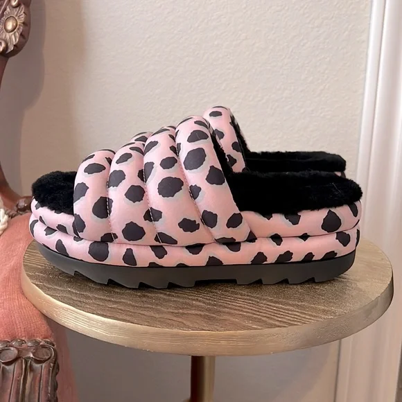 UGG Maxi Slides, pink leopard platform puff, black lambs wool, size 7 women’s - Picture 7 of 13